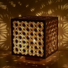 Artisanat kumiko　Lanterne andon - Grande, cubique, feuilles de chanvre sur les quatre côtés, cèdre d’Akita, W29×H34×D29cm